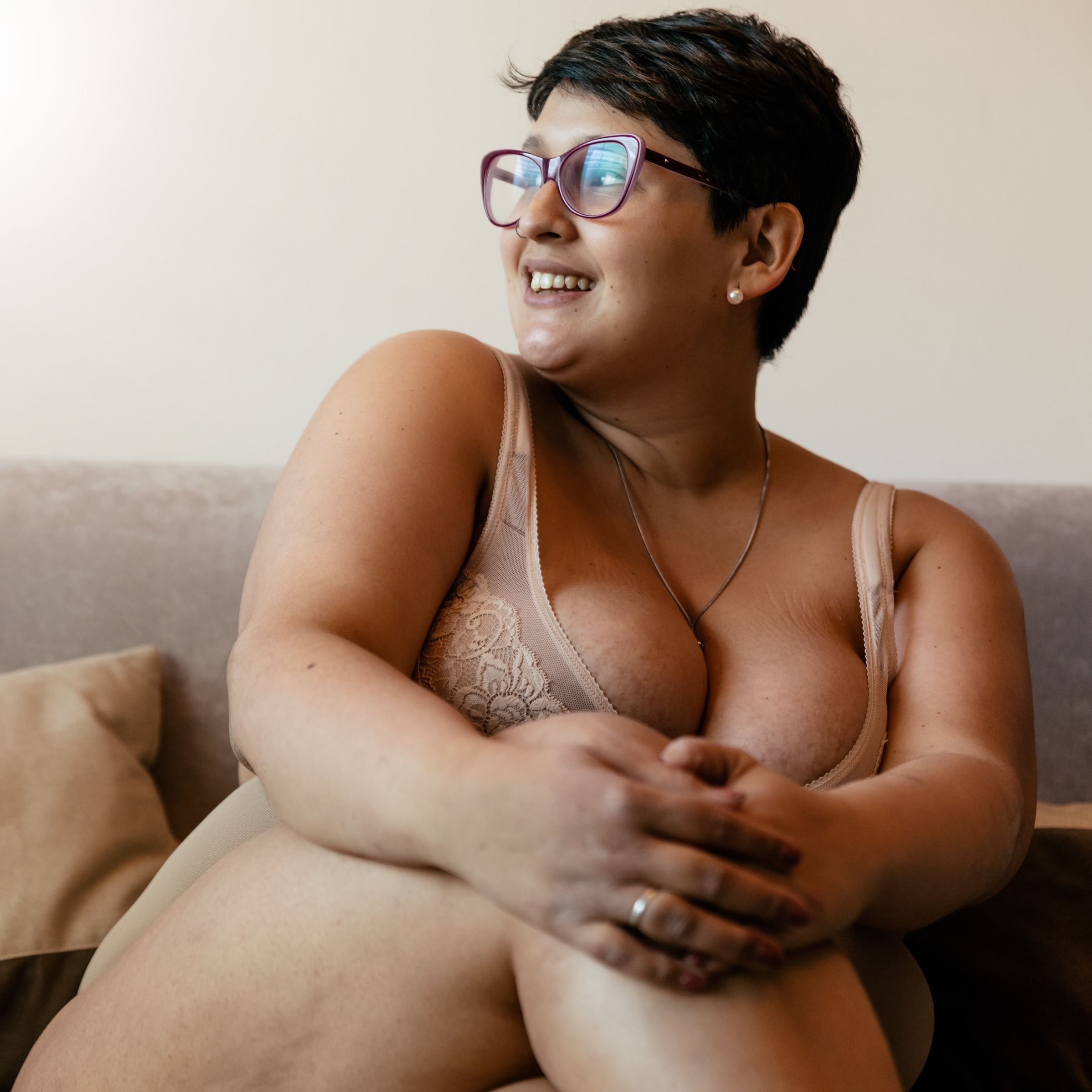 Body positivity Plus-size Naked Cleaner